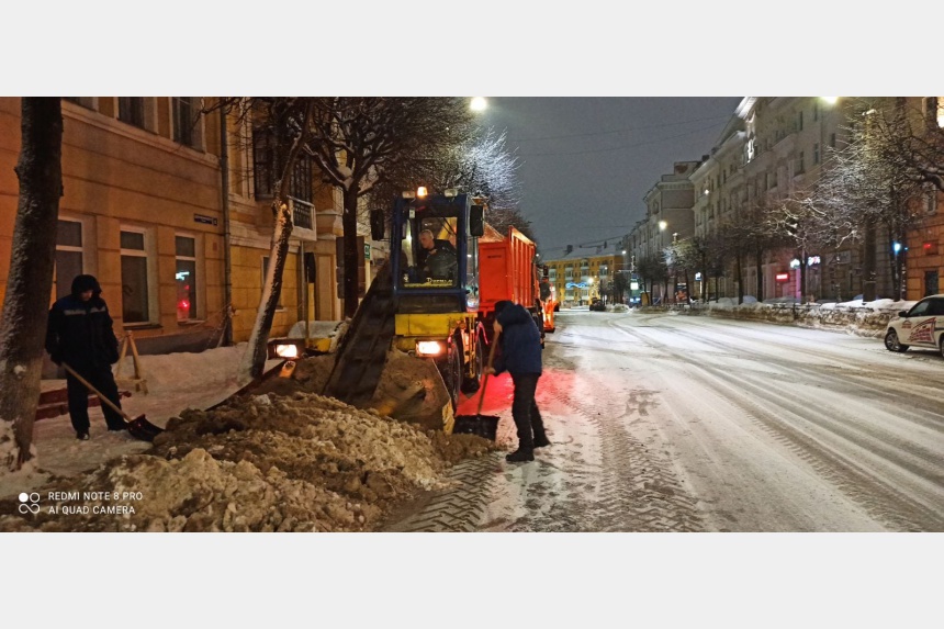 505 кубометров снега вывезли с улиц Смоленска за сутки