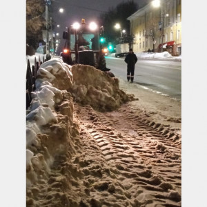 За минувшие сутки с улиц Смоленска вывезли 505 кубометров снега