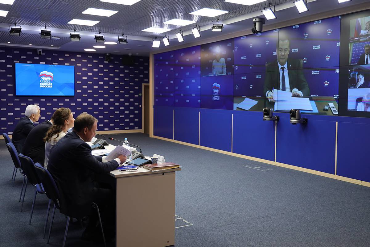 «Единая Россия» представила промежуточный отчет о выполнении народной программы