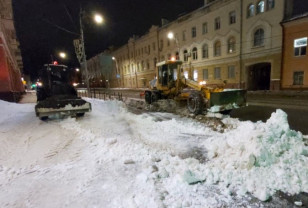 За прошедшую ночь с улиц Смоленска вывезли 462 кубометра снега