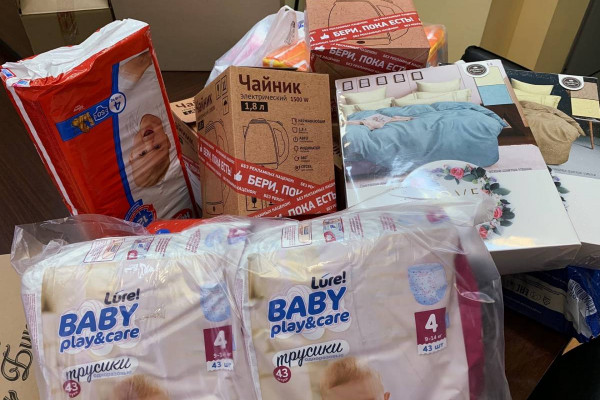 Смоляне собирают гуманитарную помощь для эвакуированных жителей Донбасса