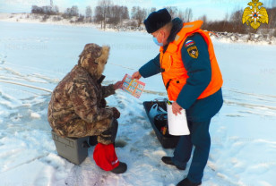 В Гагаринском районе рыбакам напомнили о безопасности на водоемах