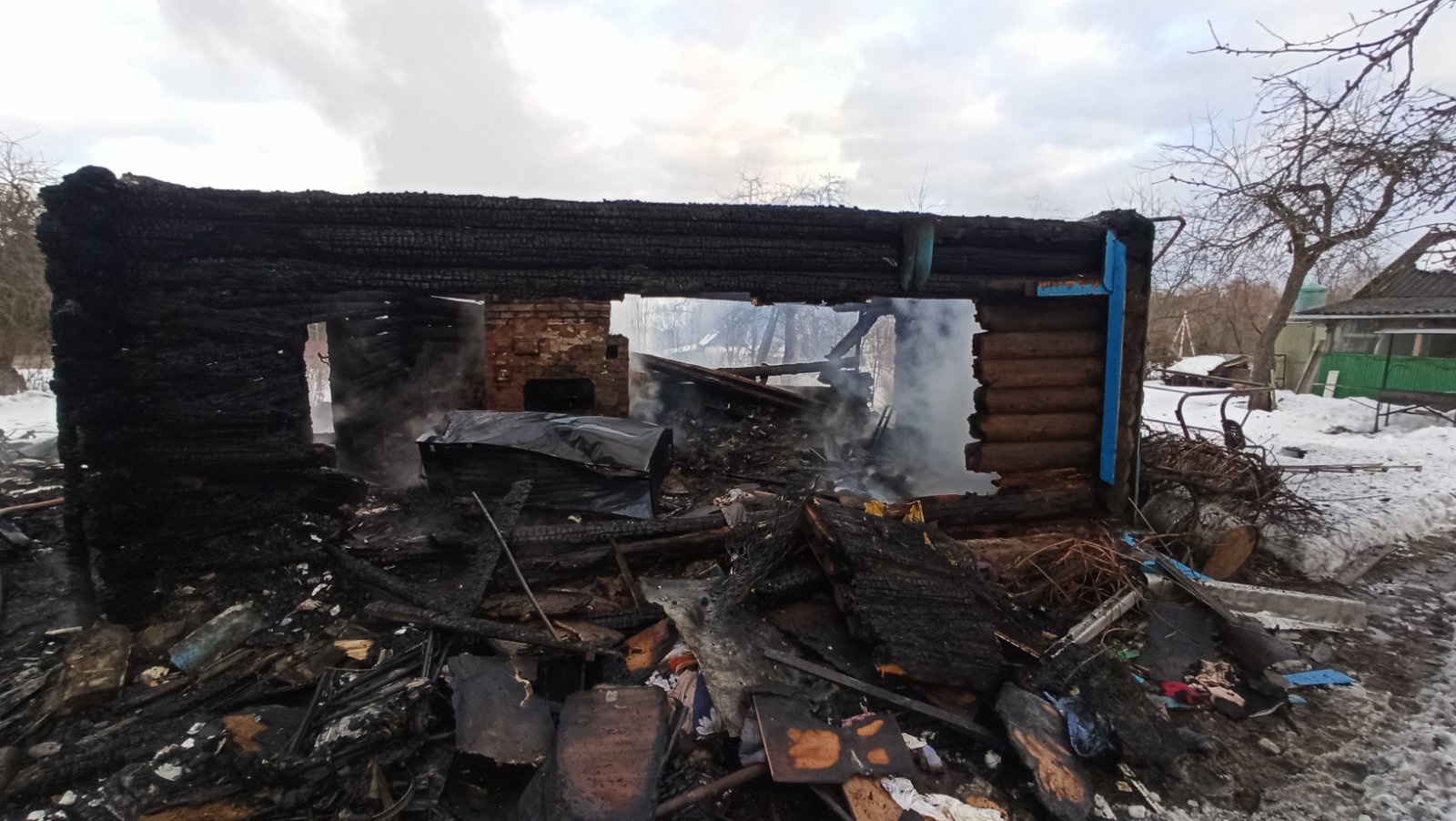 В Смоленском районе сгорел жилой дом