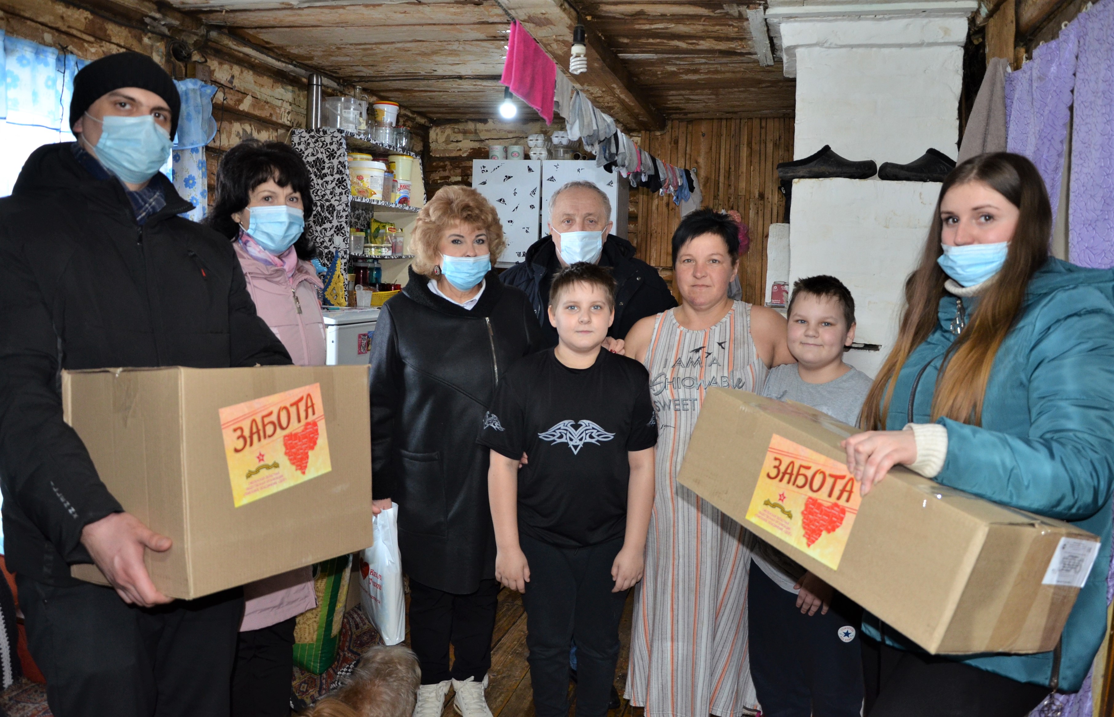 Активисты акции «Забота» помогли трем многодетным семьям в Демидовском районе 