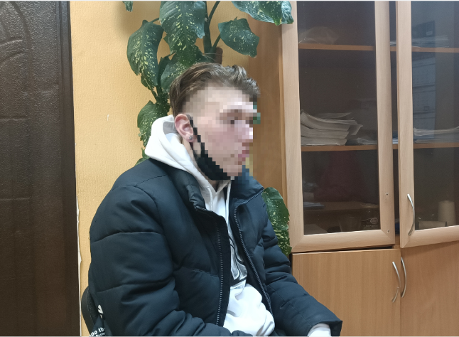 Смоленские силовики задержали подростков за попытку поджога здания полиции 