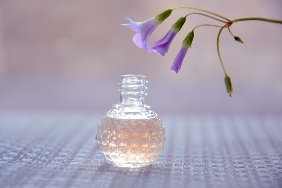 Смолянам дали рекомендации по выбору парфюмерно-косметической продукции и цветов