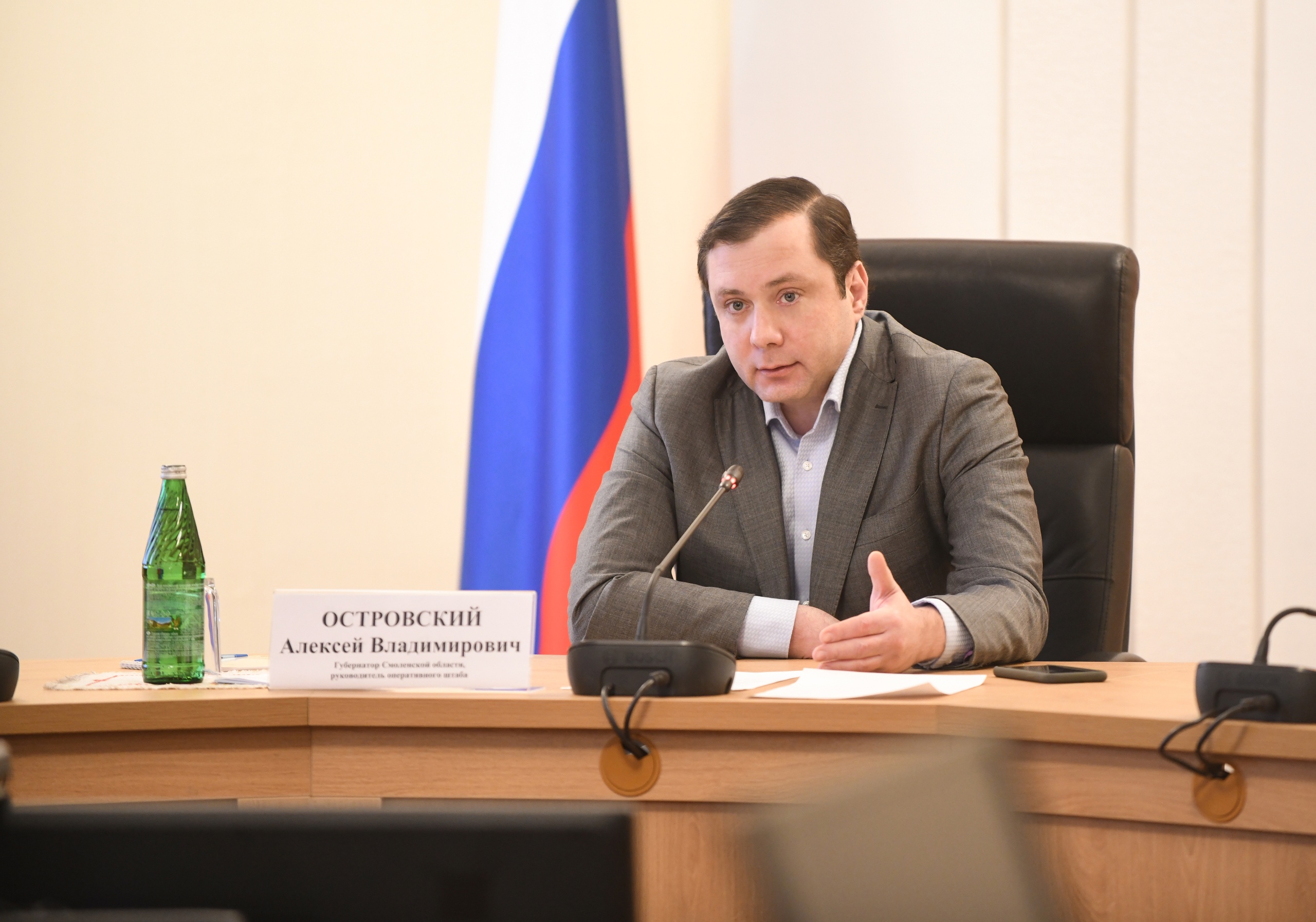 Алексей Островский обозначил условия для отмены масочного режима в Смоленской области