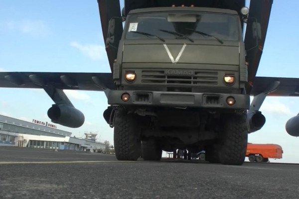 Армия РФ доставила в Гомель более 70 тонн гуманитарной помощи для жителей Украины