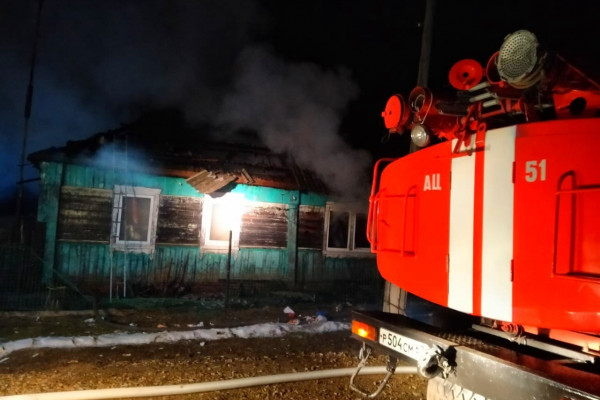 В поселке Шумячи Смоленской области сгорел дачный дом