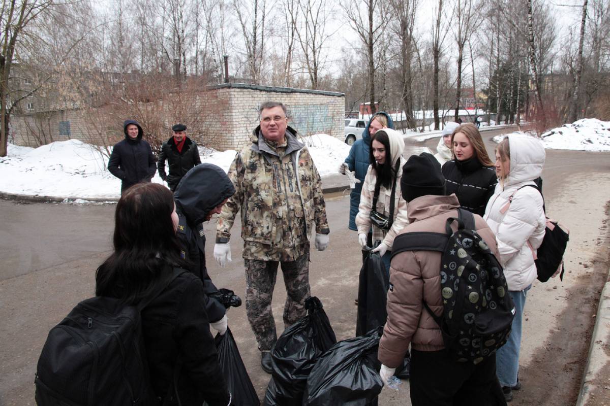 Во всех районах Смоленска прошли массовые уборки