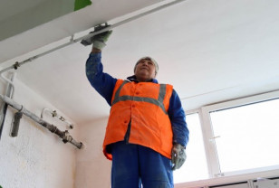 В Смоленске в многоэтажках ведется косметический ремонт подъездов