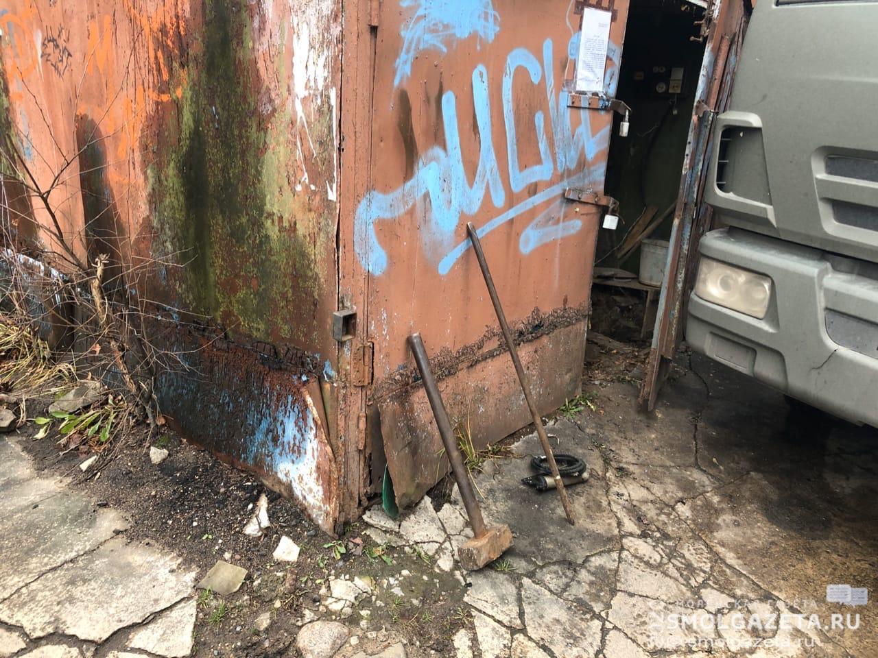 В Заднепровском районе Смоленска обнаружили незаконно установленные гаражи