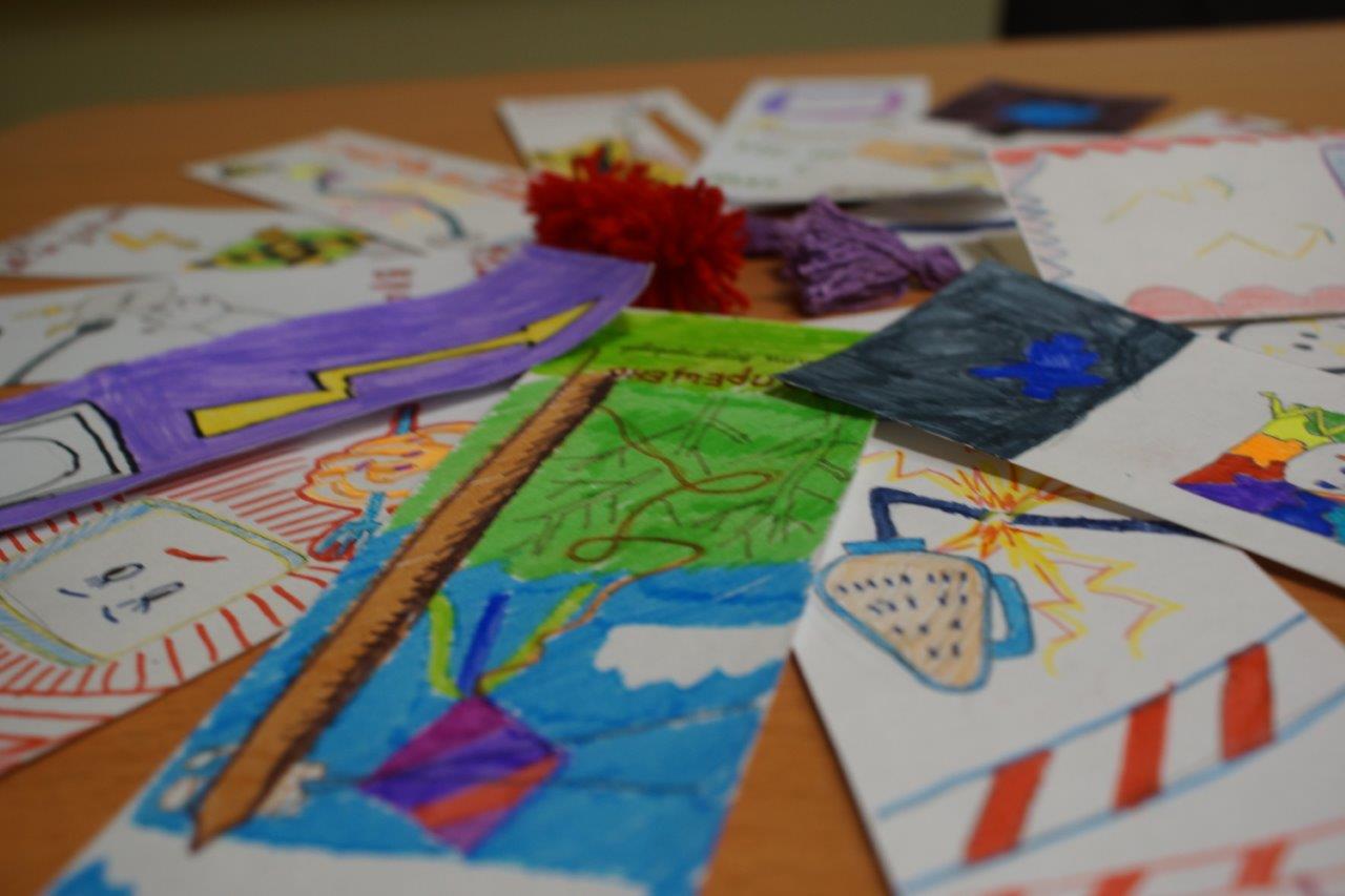 Сотрудники «Россети Центр Смоленскэнерго» совместно с библиотекой № 3 города Смоленска провели творческий конкурс для детей