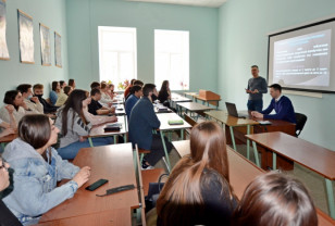Полицейские и общественники провели для студентов СмолГУ лекцию по профилактике экстремизма