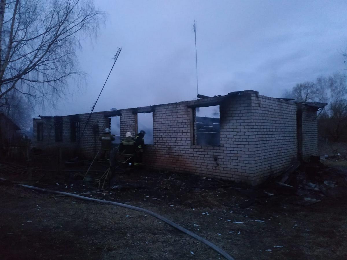 При пожаре в жилом доме в Руднянском районе погиб мужчина
