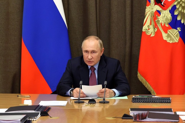 Владимир Путин ввел дополнительные социальные гарантии пограничникам и членам их семей