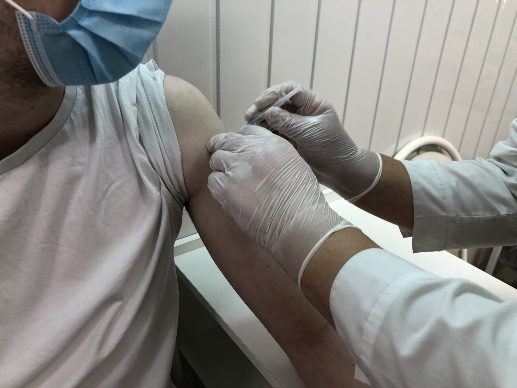 498060 жителей Смоленской области полностью завершили вакцинацию от COVID-19
