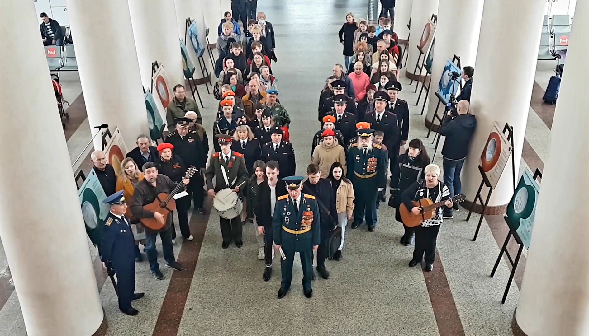 На железнодорожном вокзале Смоленска прошла патриотическая акция
