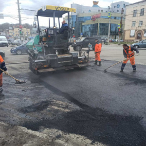 В Смоленске проводят ремонт участков проезжей части на Пятницком путепроводе
