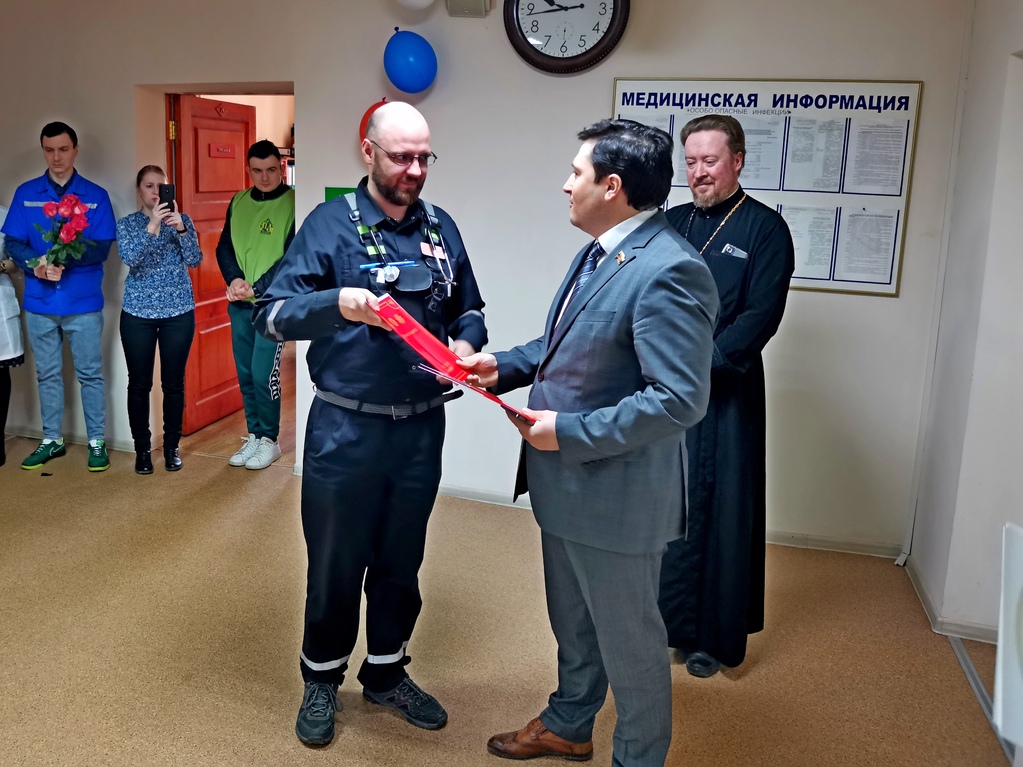 Пятерым сотрудникам станции скорой помощи вручили Почётные грамоты города-героя Смоленска