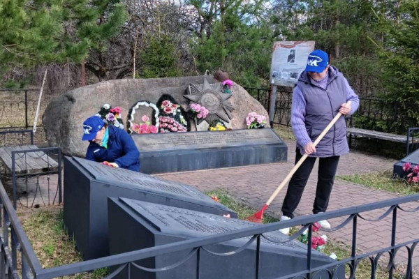 Смоленские единороссы благоустроят мемориалы и братские могилы ко Дню Победы
