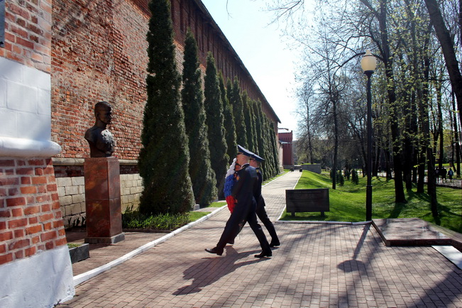В Смоленске сотрудники органов госбезопасности почтили память героев Великой Отечественной войны