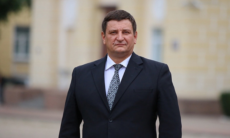 Председатель Смоленской областной Думы Игорь Ляхов поздравил смолян с Днём Победы