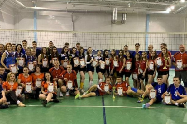 В Рославле определили победителей и призеров «волейбольного марафона»