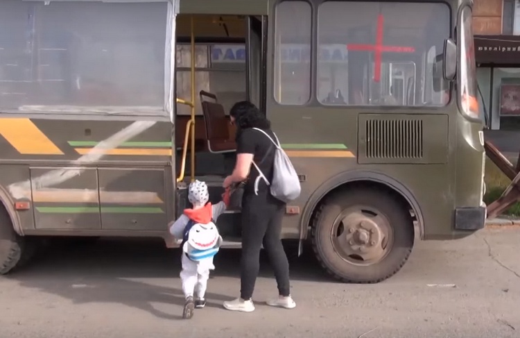 Российские военные врачи помогли доставить ребенка из Херсонской области на операцию