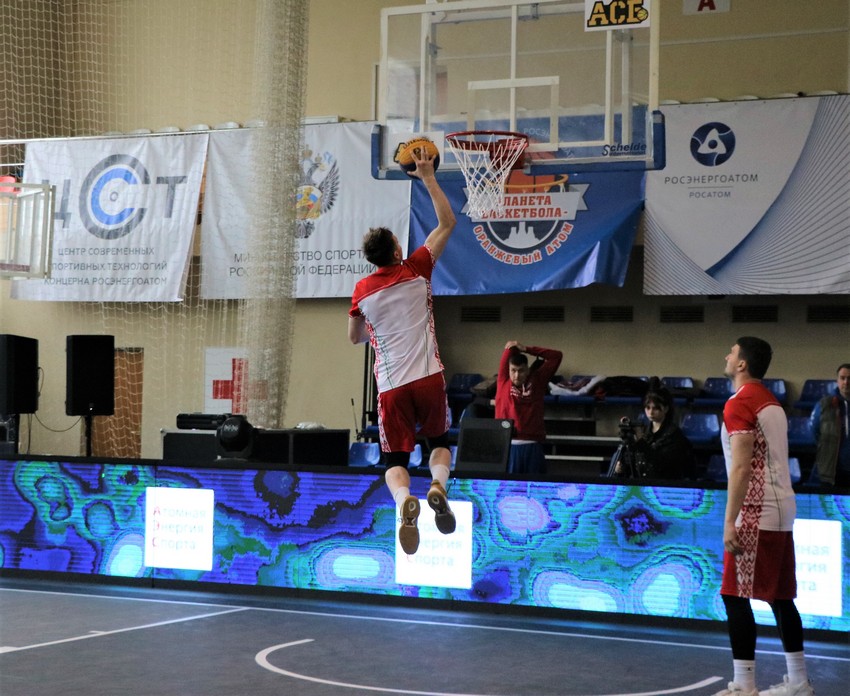 В Смоленске прошел турнир по баскетболу 3х3