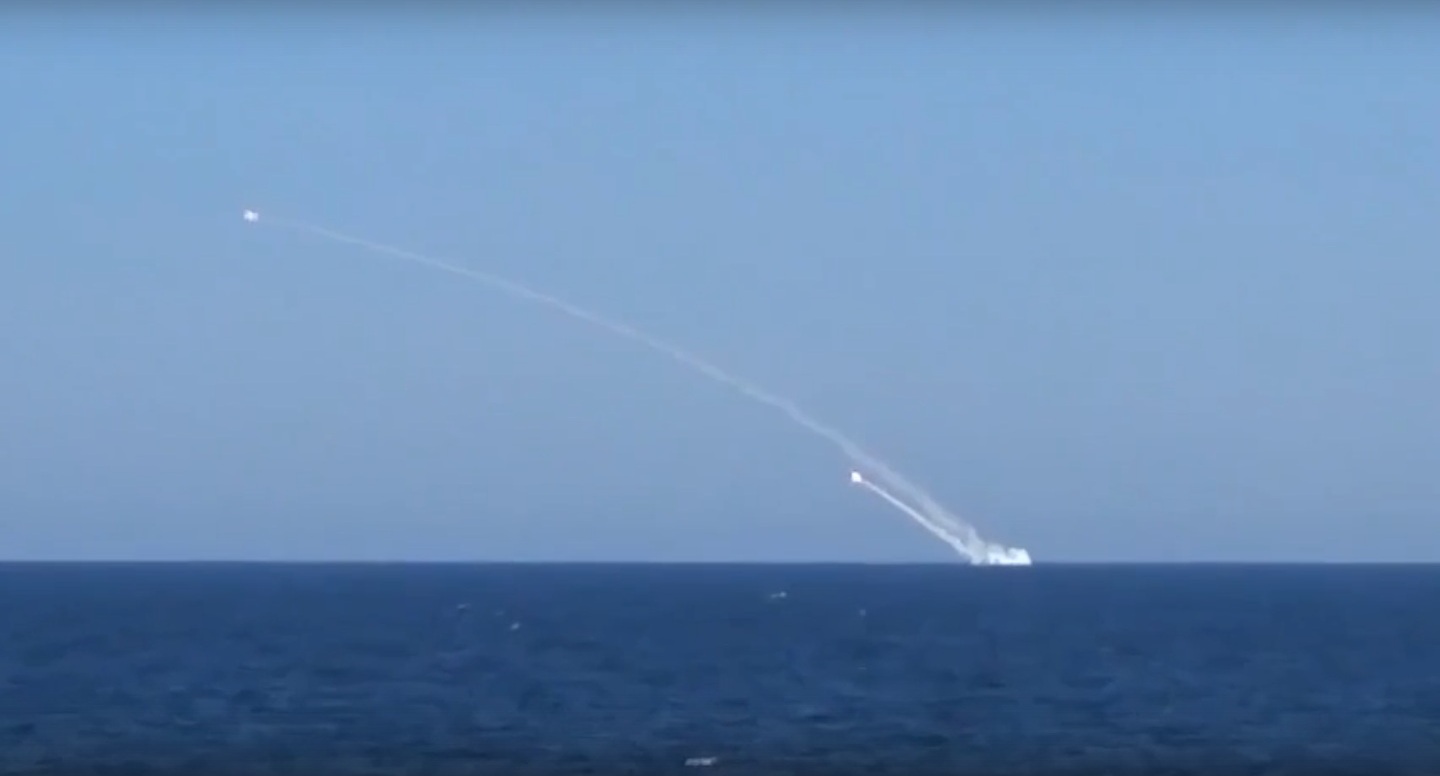 Экипаж подводной лодки Черноморского флота нанес высокоточный ракетный удар по военным объектам ВСУ