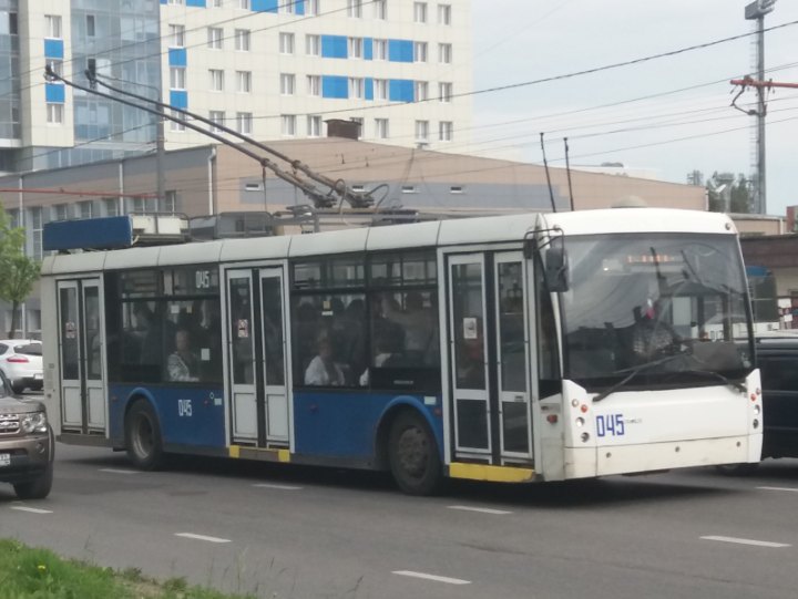 В Смоленске временно ограничили движение троллейбусов по улице Рыленкова