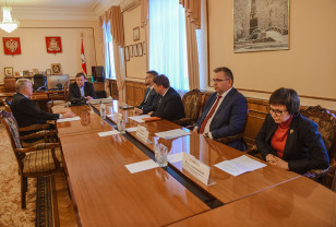 Алексей Островский провёл рабочую встречу с главой Темкинского района 