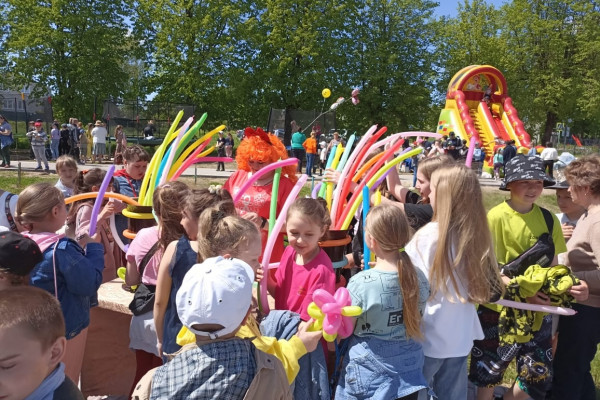 «Единая Россия» организовала праздники для детей в районах Смоленской области