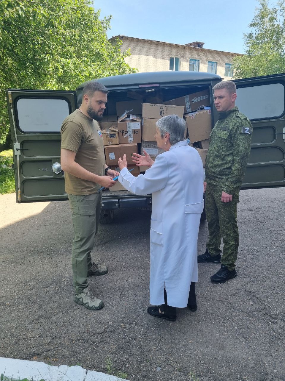 Артём Туров посетил больницу в Луганской народной республике