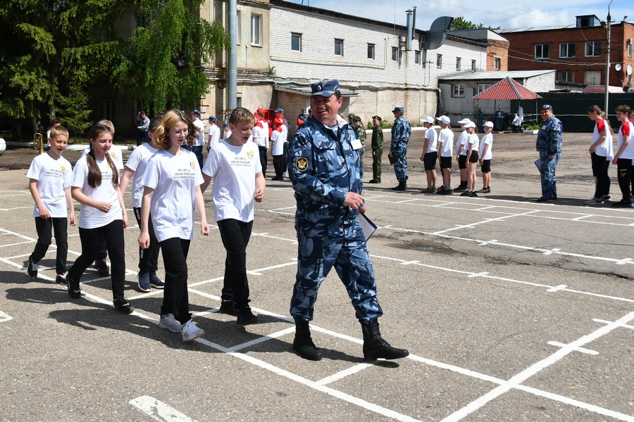 В смоленском УФСИН провели военно-патриотическую игру «Зарница»