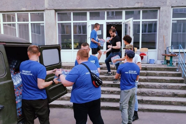 Волонтеры Смоленской области помогают восстанавливать мирную жизнь в Мариуполе