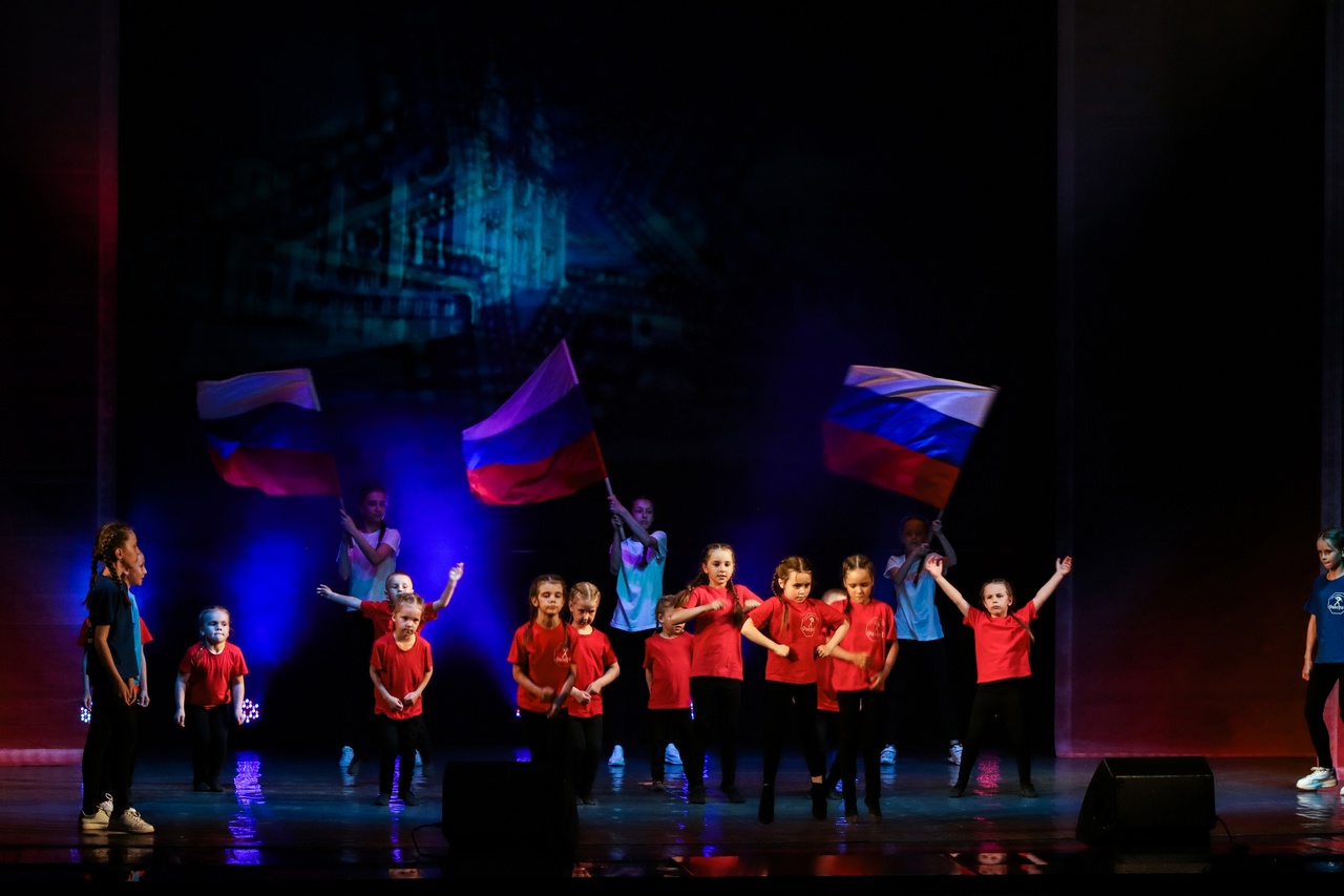 В «Губернском» состоялся концерт «Звени, звени, Златая Русь», посвященный Дню России 