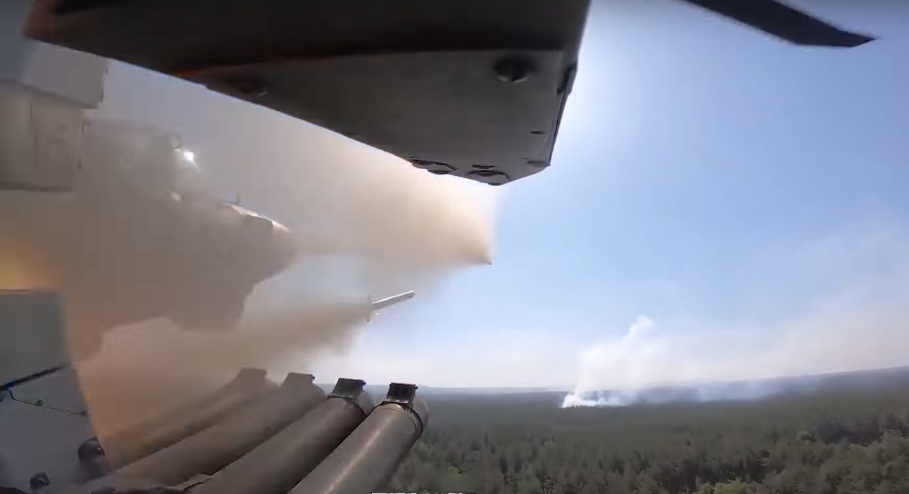  Минобороны России продемонстрировало боевую работу экипажей ударных вертолетов Ка-52 