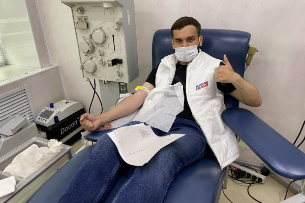 Активисты «Молодой Гвардии Единой России» приняли участие во Всемирном дне донора крови
