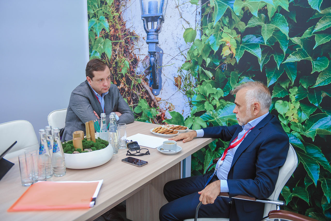 Алексей Островский обсудил перспективные инвестиционные проекты модернизации АПК Смоленской области