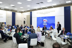 Губернаторы на площадке «Единой России» на ПМЭФ представили результаты развития регионов 