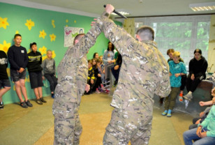 В Смоленской области спецназовцы провели мастер-класс для участников профильной смены «Патриот»