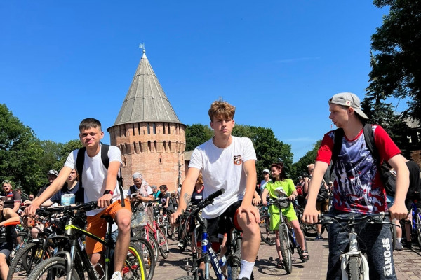 В Смоленске стартовал Велопарад-2022