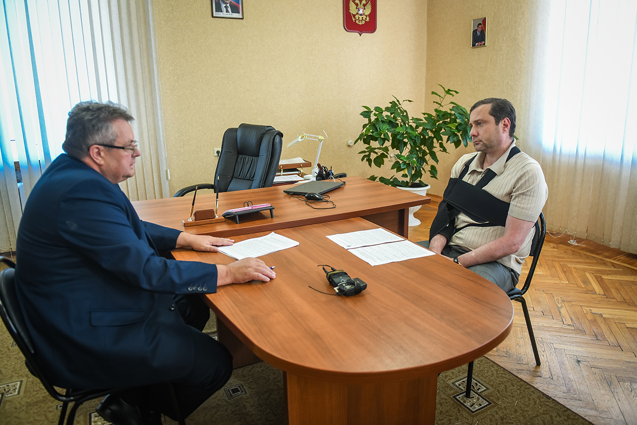 Губернатор провёл рабочую встречу с главой Шумячского района 