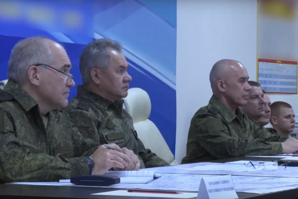 Сергей Шойгу поручил наращивать действия группировок на всех направлениях на Украине