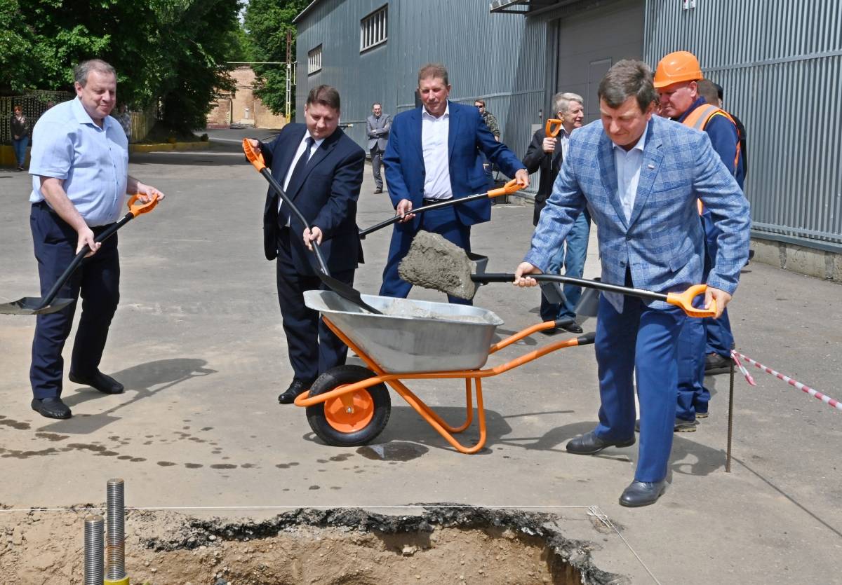 Игорь Ляхов принял участие в закладке нового цеха Рославльского вагоноремонтного завода