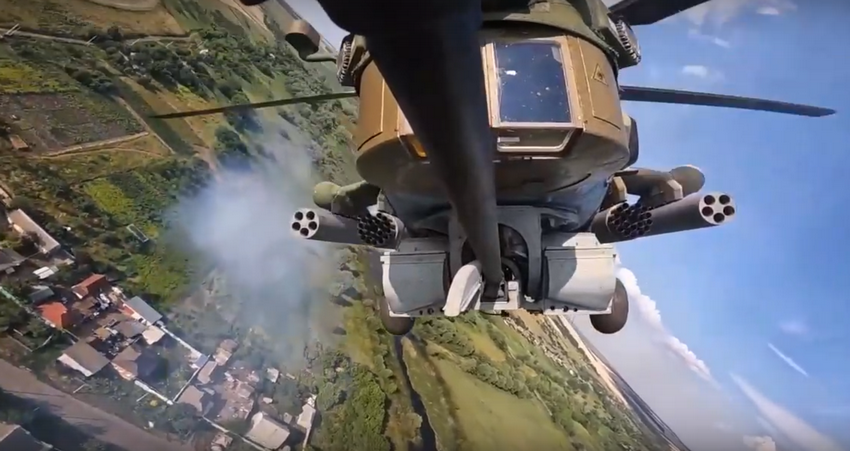 В Минобороны РФ показали кадры боевой работы многоцелевых вертолетов Ми-28