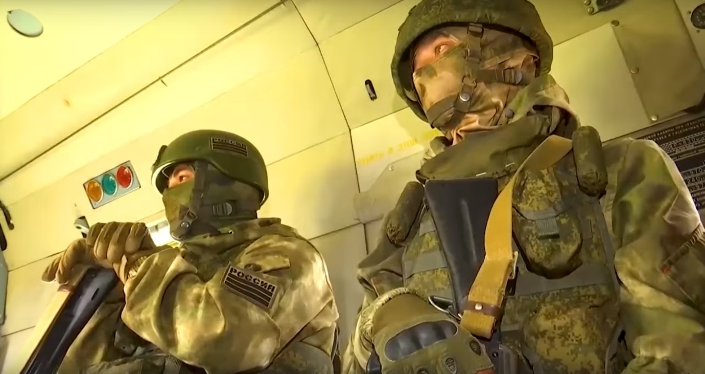 Министерство обороны России показало боевую работу группы огневой поддержки армейской авиации