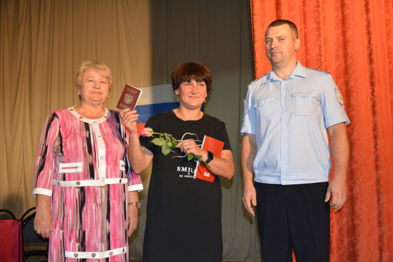 В Смоленской области 11 прибывших из Украины граждан получили российские паспорта